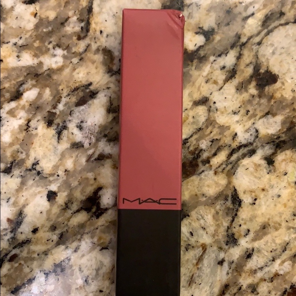 MAC Lustre Lip Gloss - Picture 2 of 4